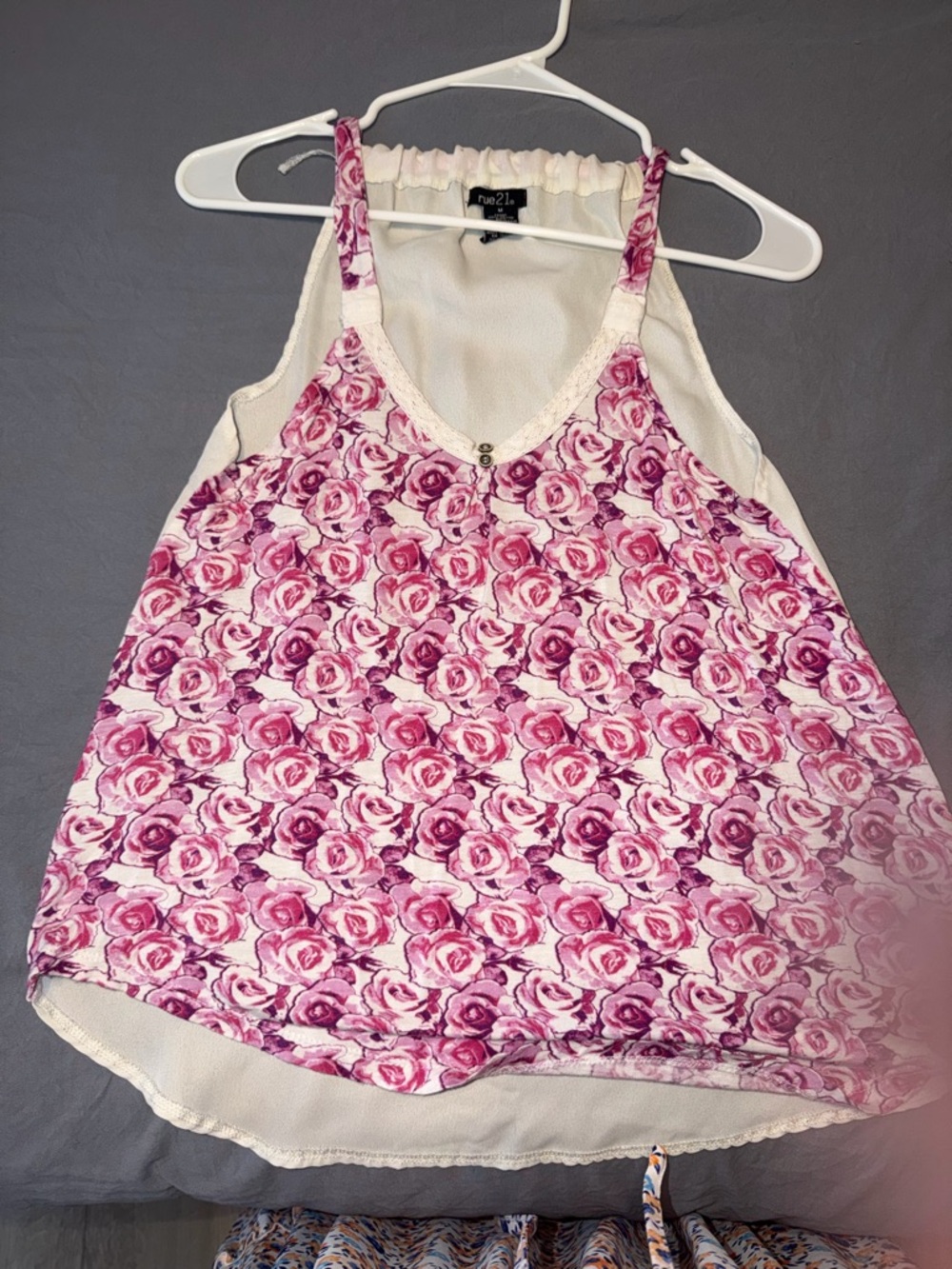 Rue21 Pink Rose-Print V-Neck Camisole - M